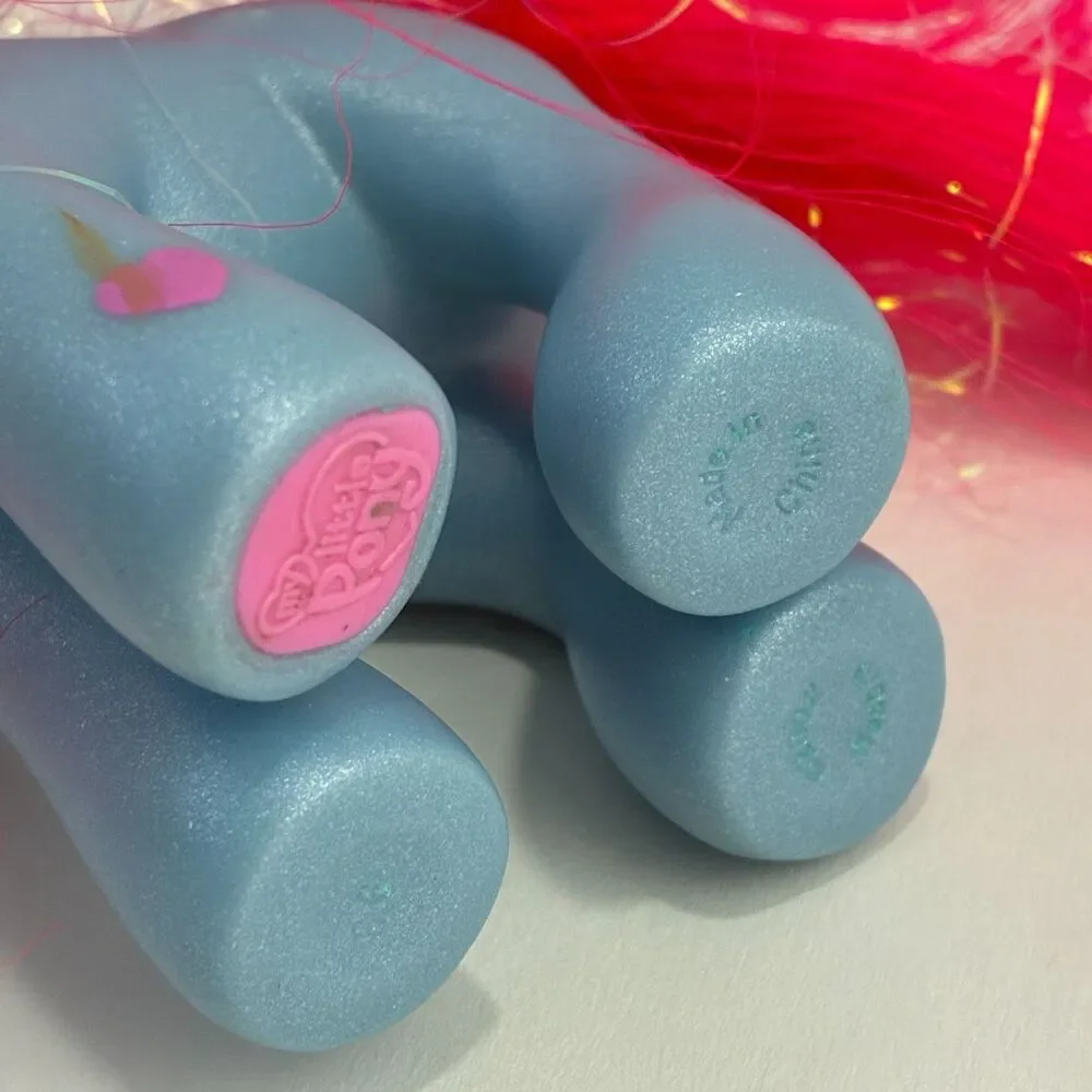 VTG G3 My Little Pony Love Wishes Blue Red Mail Order Hasbro 2005 Valentine